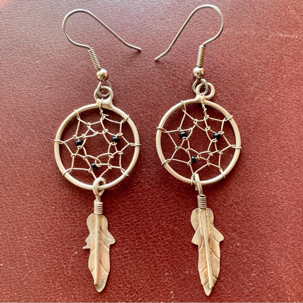 Vintage Silver & Black Beaded Dreamcatcher Earrings Feather Hook Delicate Navajo